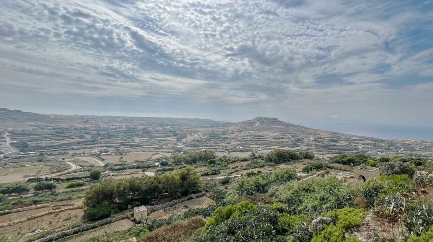 Cliff Edge Plot with Unobstructed Views Zebbug Gozo